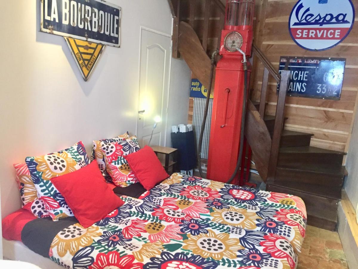 Bed and Breakfast Les Maitres Sonneurs Huriel Екстер'єр фото
