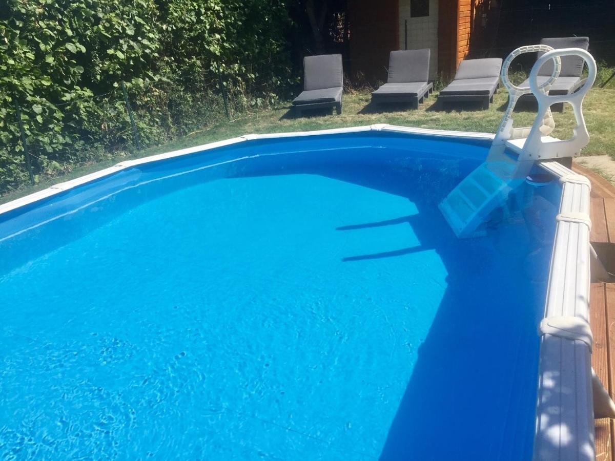 Bed and Breakfast Les Maitres Sonneurs Huriel Екстер'єр фото