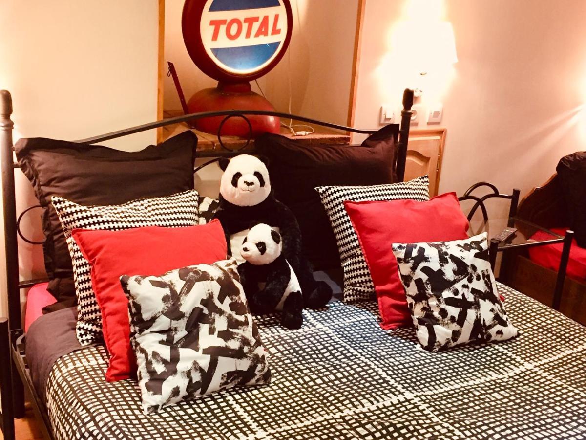 Bed and Breakfast Les Maitres Sonneurs Huriel Екстер'єр фото