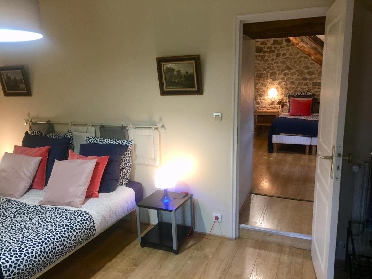 Bed and Breakfast Les Maitres Sonneurs Huriel Екстер'єр фото