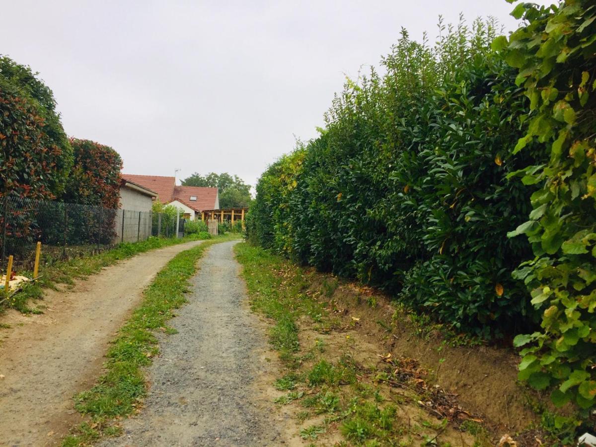 Bed and Breakfast Les Maitres Sonneurs Huriel Екстер'єр фото