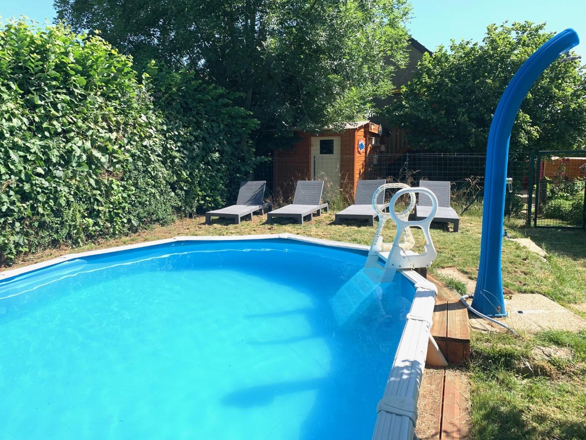 Bed and Breakfast Les Maitres Sonneurs Huriel Екстер'єр фото