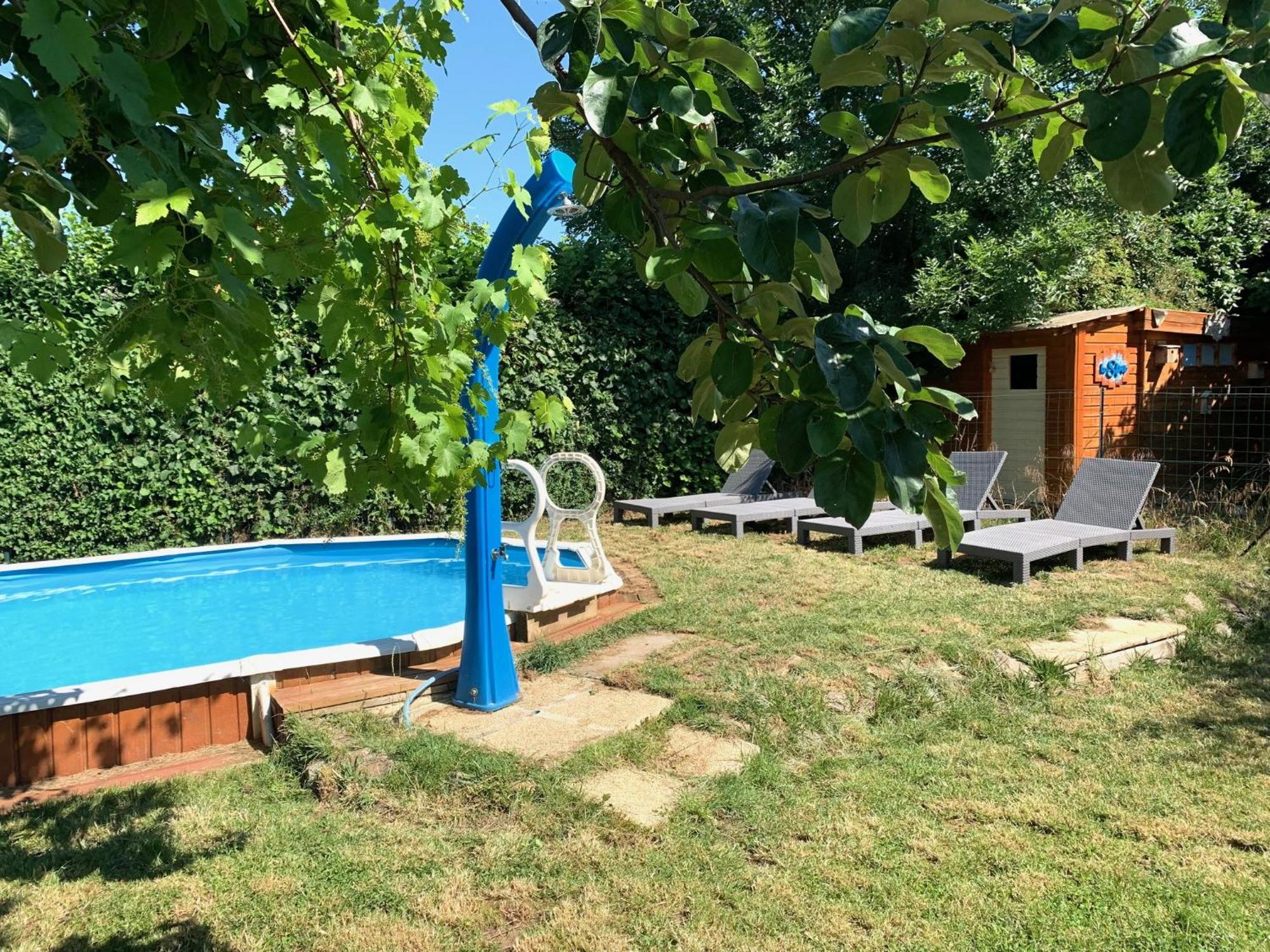 Bed and Breakfast Les Maitres Sonneurs Huriel Екстер'єр фото