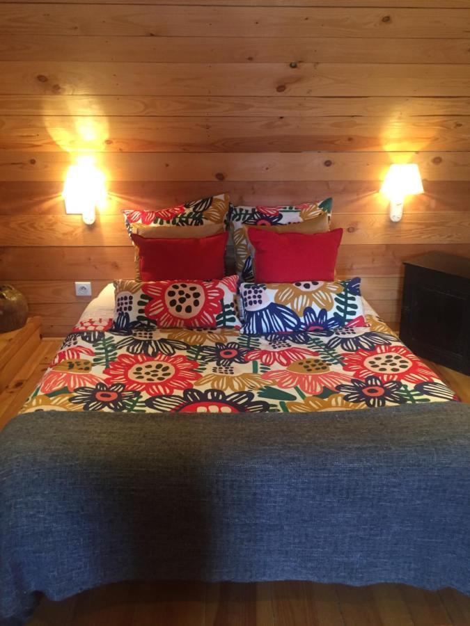 Bed and Breakfast Les Maitres Sonneurs Huriel Екстер'єр фото