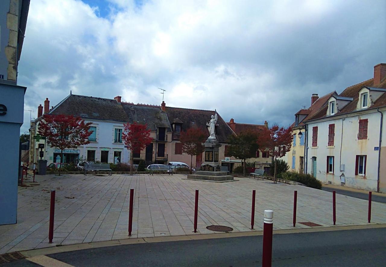 Bed and Breakfast Les Maitres Sonneurs Huriel Екстер'єр фото